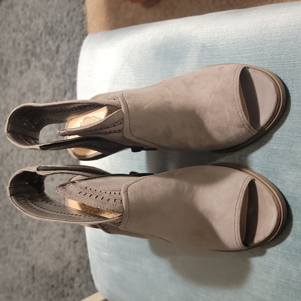 Vince Camuto Sandals